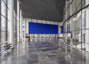 Gelsenkirchen, Musiktheater im Revier , Oberes Foyer, blaue Tafeln von Ives Klein