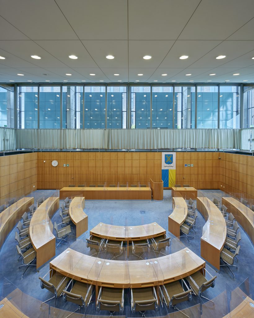 Rathaus Castrop- Rauxel, Architektur: Arne Jacobsen and Otto Weitling, Banker's wall clock
