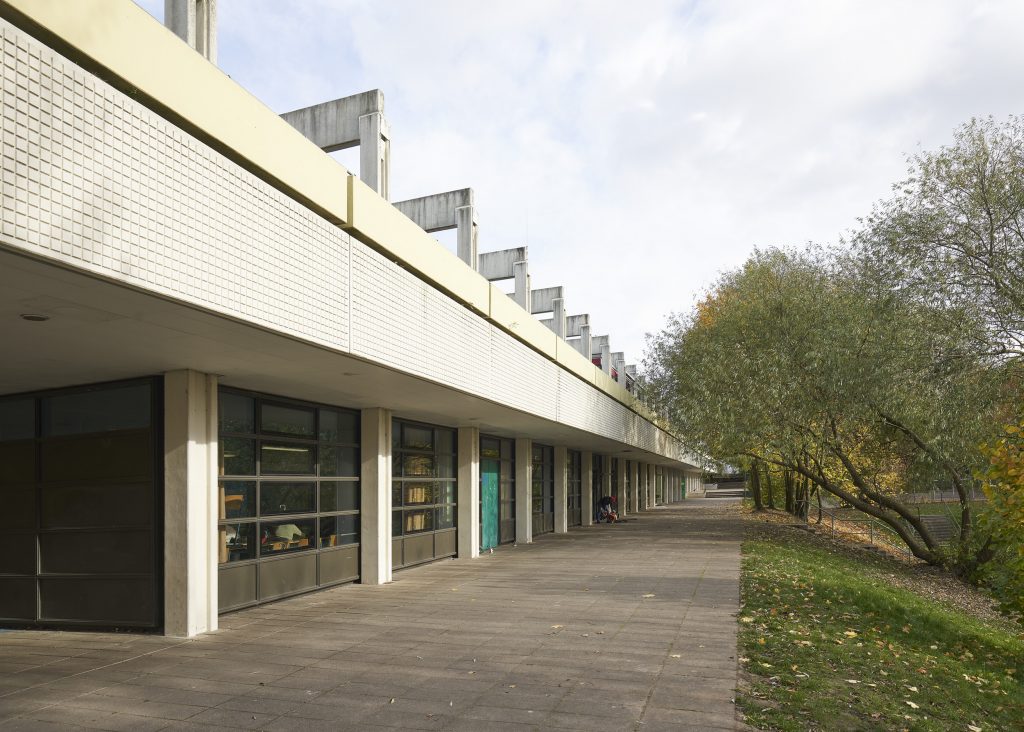 Architekt: Arne Jacobsen, Gymnasium "Christianeum", Hamburg, Fertigstellung: 1971