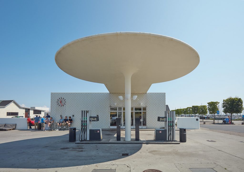 Architekt: Arne Jacobsen, Tankstelle Skovshoved , 1936 fuer Texaco gebaut